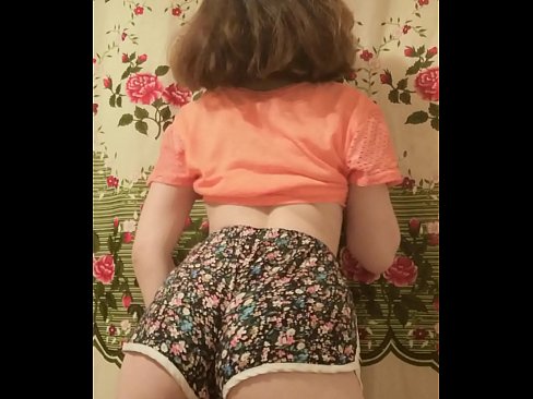 ❤️ Sexy junges Babe zieht ihre Shorts vor der Kamera aus Beautiful porn bei de.courseclass.ru ❤