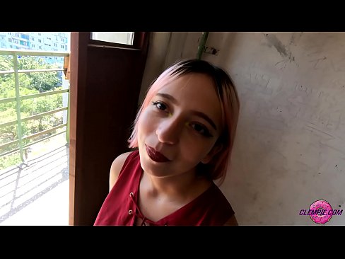 ❤️ Studentin saugt einen Fremden im Outback - Sperma auf seinem Gesicht Beautiful porn bei de.courseclass.ru ❤